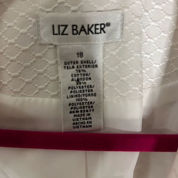 NWOT Liz Baker Career Blazer Ivory Long Sleeve Padded Shoulder Pads Size 18 - Picture 6 of 9